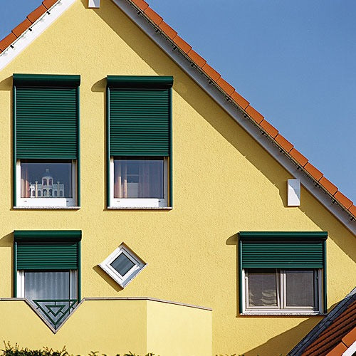 La Importancia de Instalar Cortinas Anti Huracán en tu Propiedad: Protección, Durabilidad y Seguridad